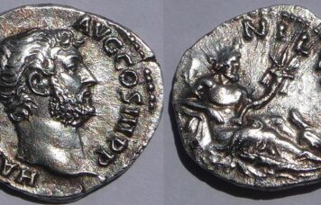 Ce remarquable denier d’Hadrien a été trouvé par michelcesbom. A/ HADRIANUS AUG.COS.III.P.P.. Sa tête nue à droite. R/ NILUS Le Nil couché à droite, appuyé sur une urne, tenant un roseau et une corne d'abondance; dessous un crocodile; devant un hippopotame. Frappé en 136. Cohen 989