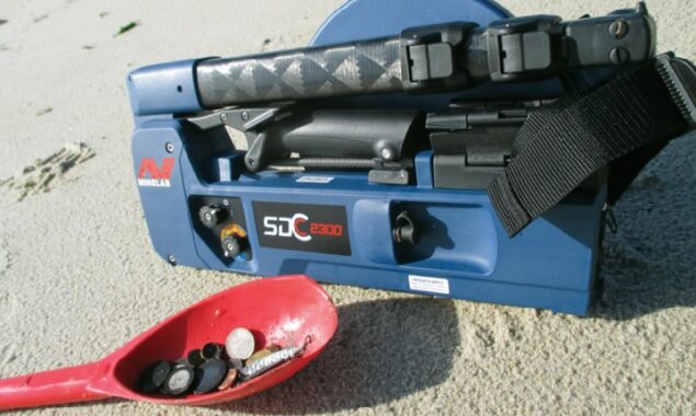 Voici quelques trouvailles faites avec le SDC 2300. Hélas pas d’or...