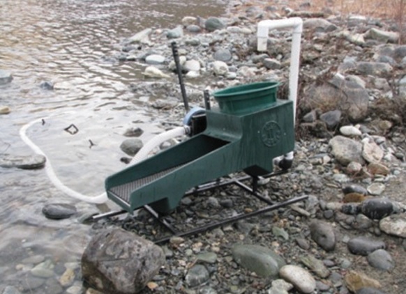 rocker box ou berceau californien, la meilleure rampe d'orpaillage hors courant